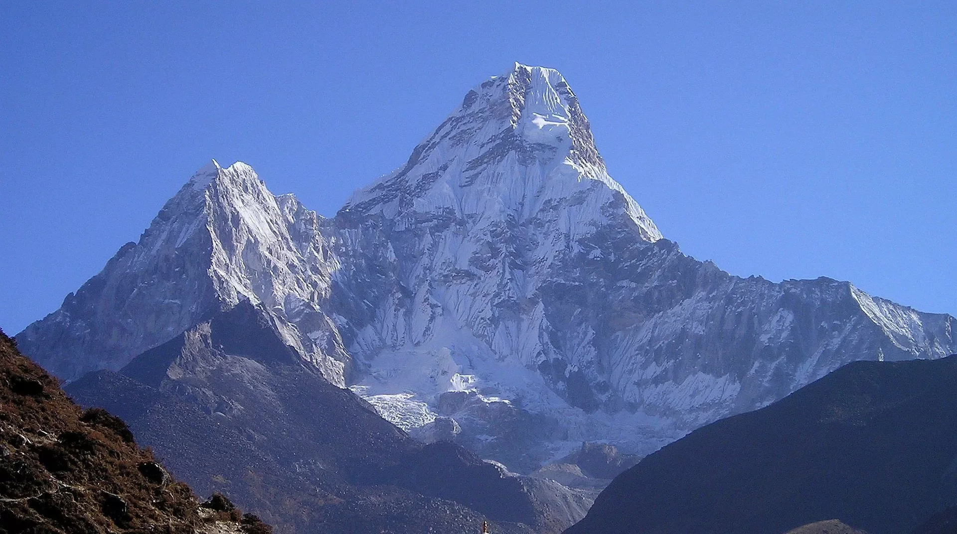View of Ama Dablam (6,812m / 22,349 ft) during the everest panorama trek